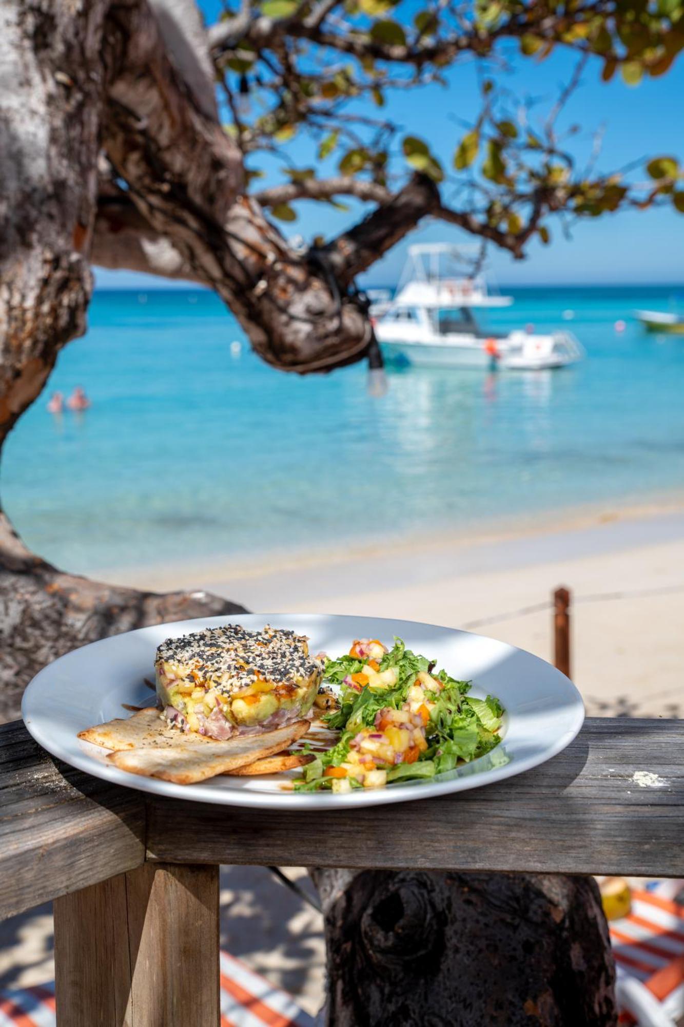 Paradise Beach Hotel & Resort West Bay Εξωτερικό φωτογραφία