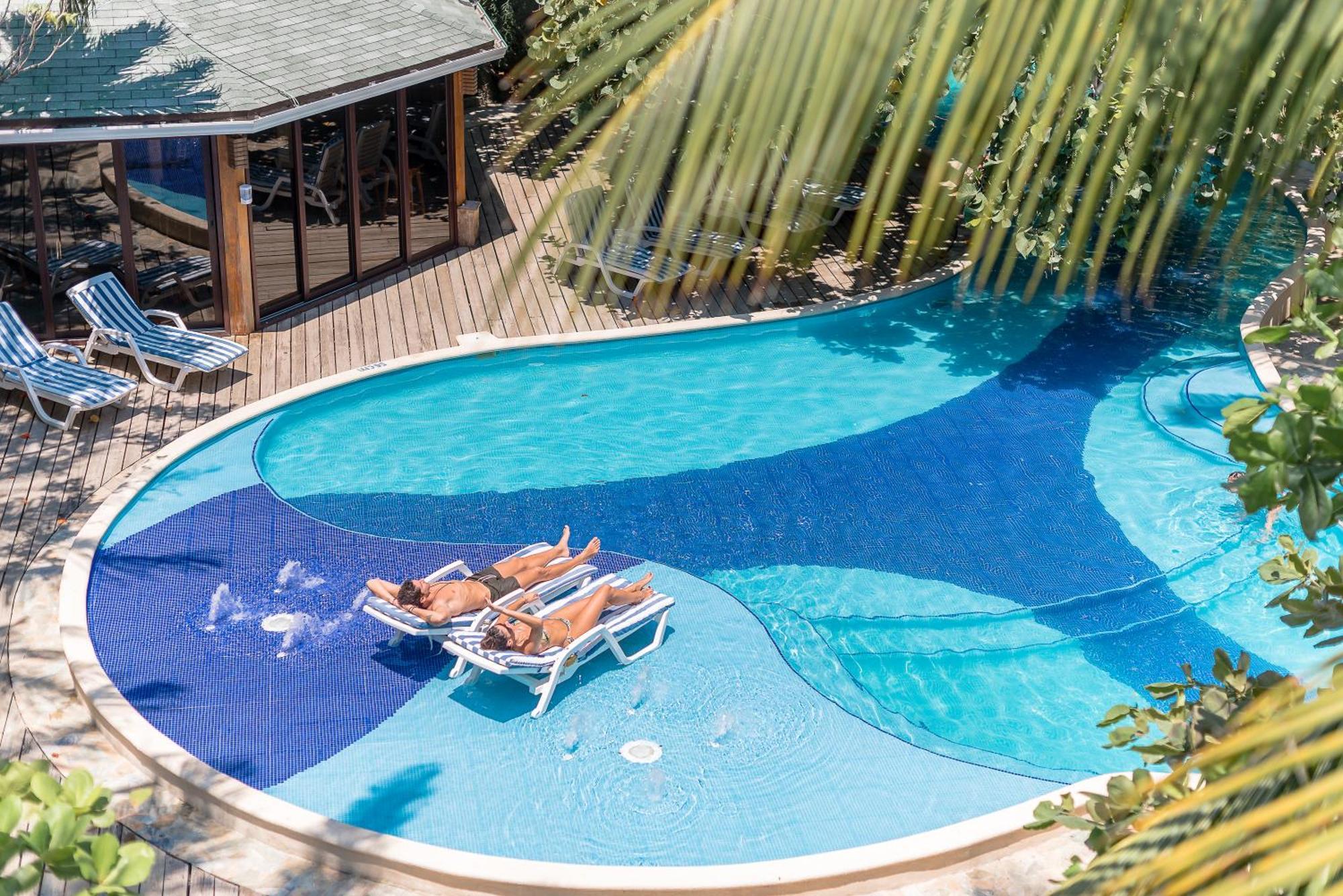 Paradise Beach Hotel & Resort West Bay Εξωτερικό φωτογραφία