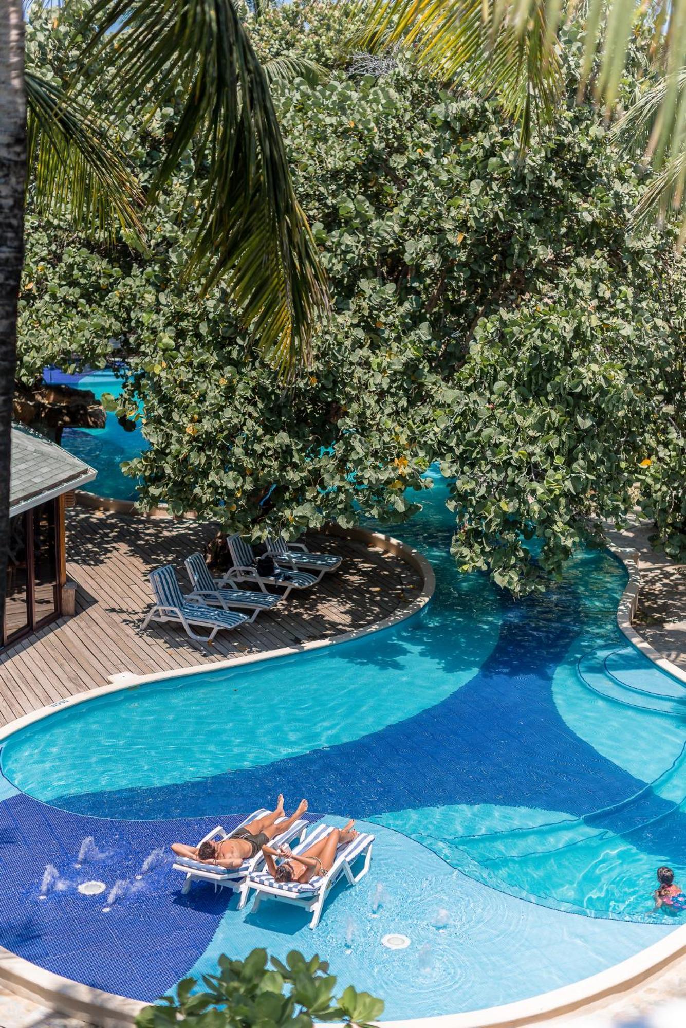 Paradise Beach Hotel & Resort West Bay Εξωτερικό φωτογραφία