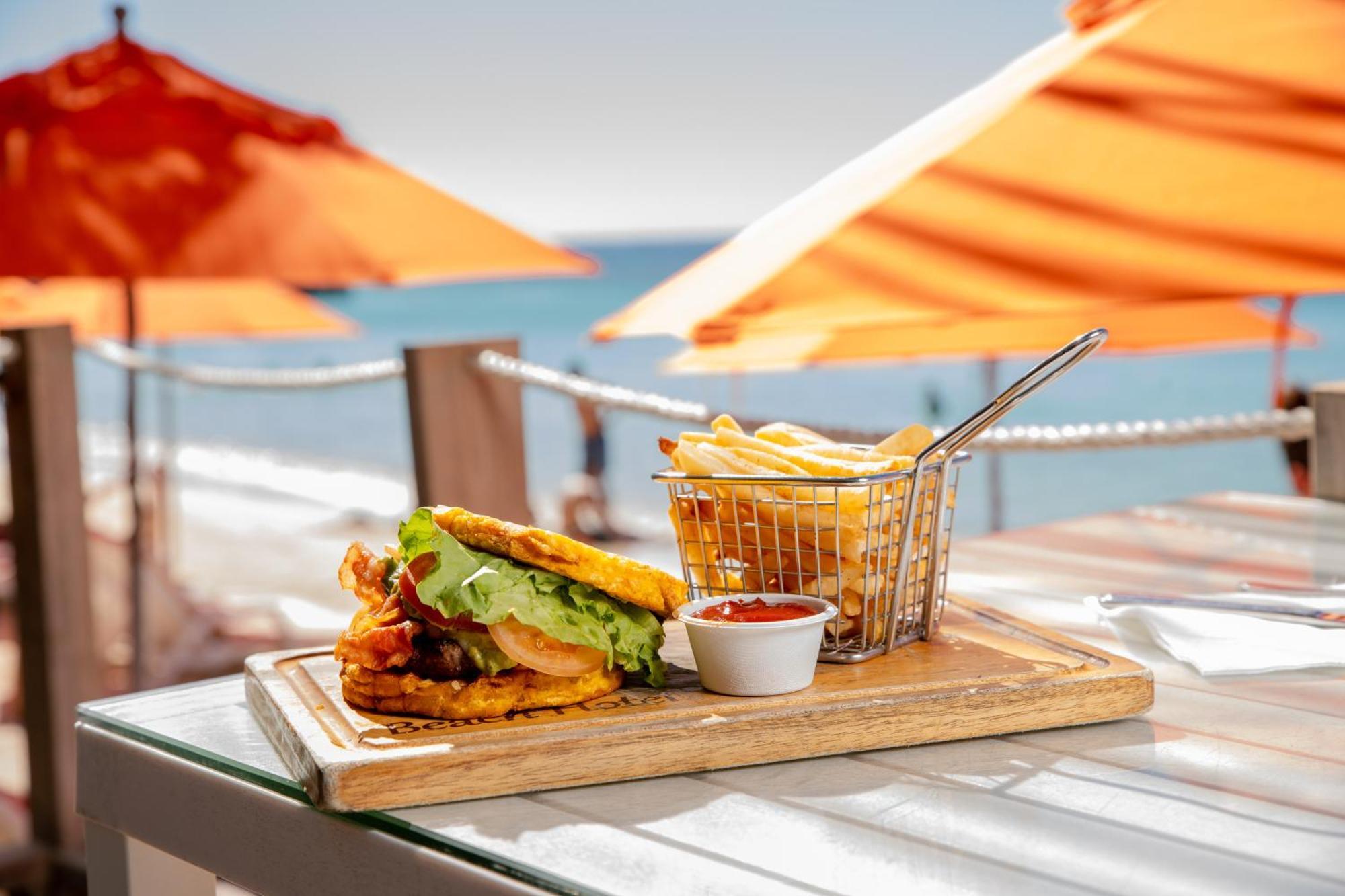 Paradise Beach Hotel & Resort West Bay Εξωτερικό φωτογραφία